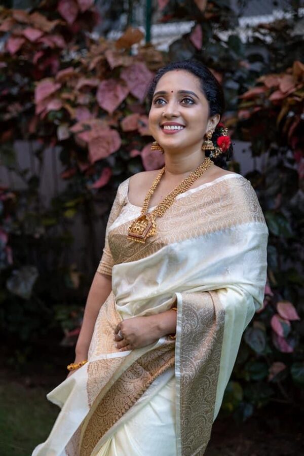 Handloom Banarasi Soft Silk Saree with Blouse - Image 2
