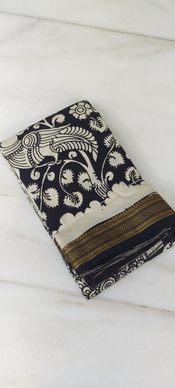 Mangalgiri Silk Black and White Hand Drawn and Hand Painted Saree - Image 2