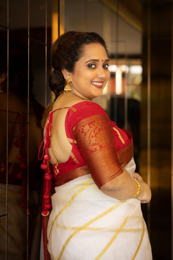 Banarasi Organza silk saree with contrast Border - Image 4